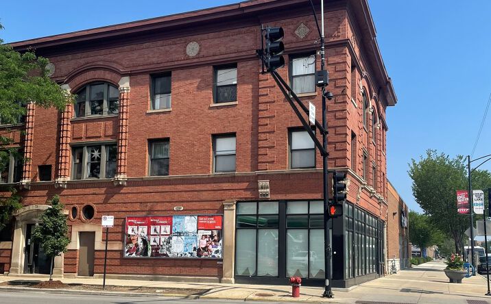 Pictures of Retail property located at 5200 N Broadway Street, Chicago, IL 60640 for lease - image #1