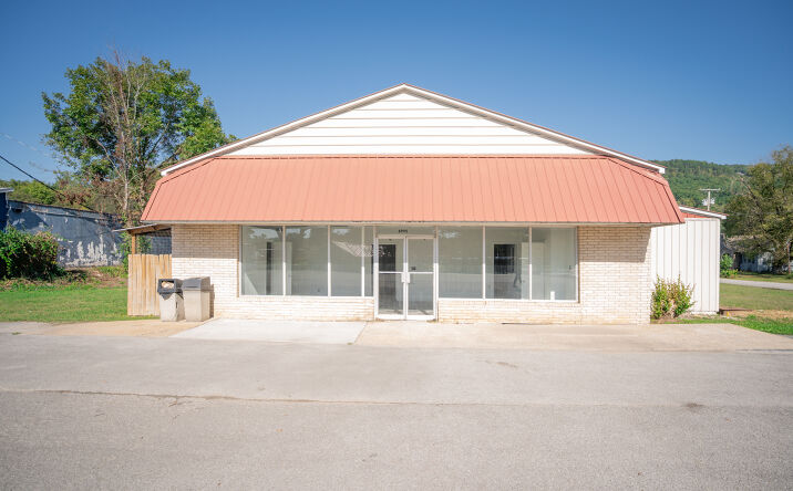 Pictures of Retail, Office, Restaurant property located at 8995 Dayton Pike, Soddy-Daisy, TN 37379 for lease - image #1