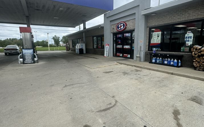 Pictures of Retail property located at 1702 W Laskey Rd, Toledo, OH 43613 for lease - image #1
