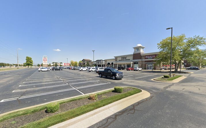 Pictures of Retail property located at 6401 E Lloyd Expy, Evansville, IN 47715 for lease - image #1