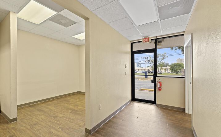 Pictures of Office property located at 1851 St Mary Ave, Pensacola, FL 32501 for lease - image #1