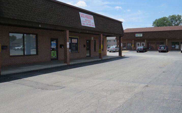 Pictures of Retail property located at 9228 Indianapolis Blvd, Highland, IN 46322 for lease - image #1