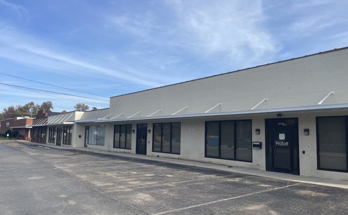 Pictures of Retail, Office, Industrial property located at 1113 - 1131 N Main Street, Mooresville, NC 28115 for lease - image #1