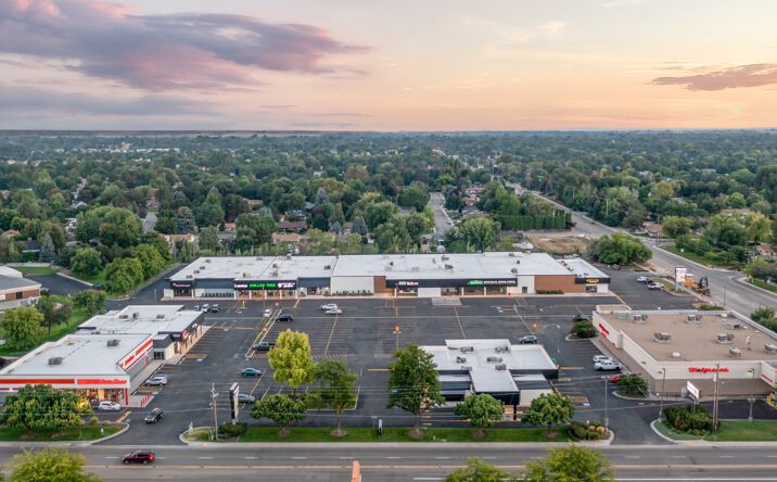 Pictures of Retail property located at 10539 W Overland Rd, Boise, ID 83709 for lease - image #1
