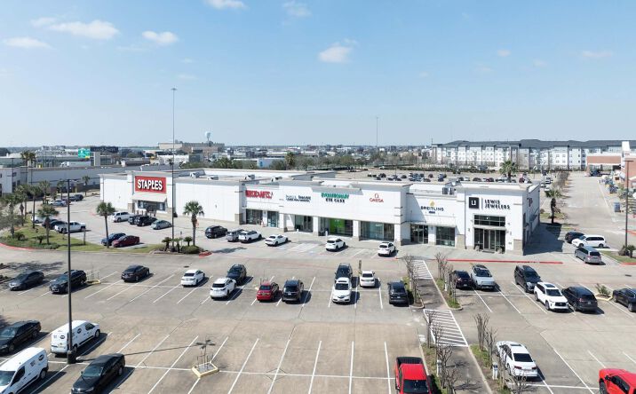 Pictures of Retail property located at NEC of I-45 & Bay Area Blvd, Webster, TX 77598 for lease - image #1