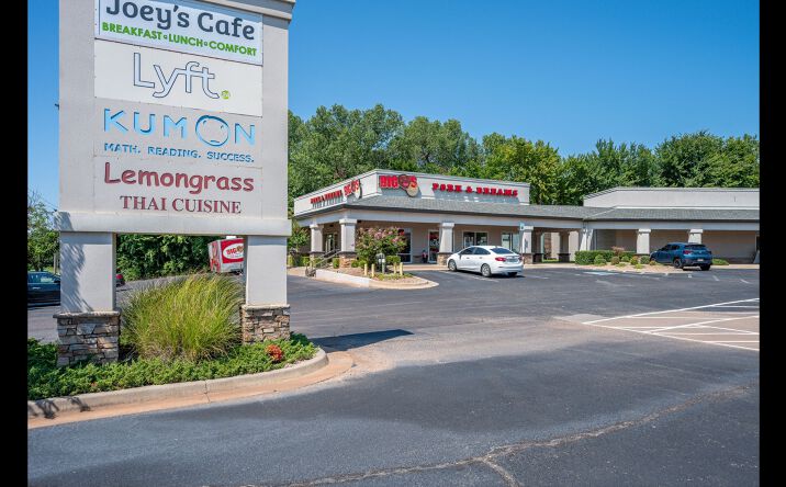 Pictures of Retail property located at 201 S Santa Fe Ave, Edmond, OK 73012 for lease - image #1
