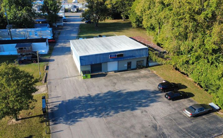 Pictures of Industrial property located at 1143 Hunters Ln, Nashville, TN 37207 for lease - image #1
