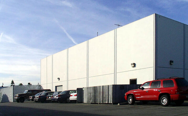 Pictures of Office property located at 3050 E Victoria St, Compton, CA 90221 for lease - image #1