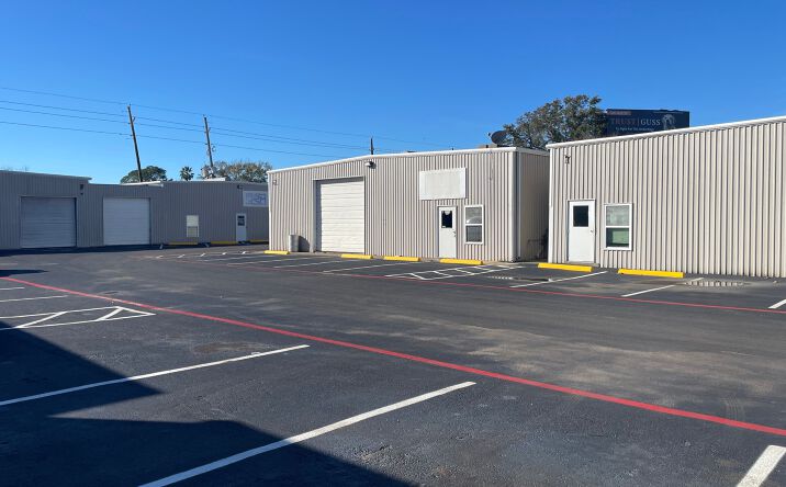 Pictures of Retail, Industrial property located at 9103 Cypress Creek Pkwy, Houston, TX 77070 for lease - image #1