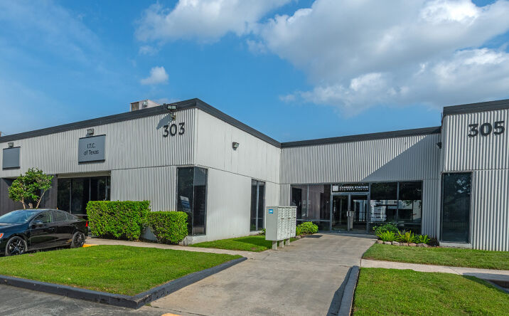 Pictures of Office, Industrial property located at 301 Wells Fargo Dr, Houston, TX 77090 for lease - image #1