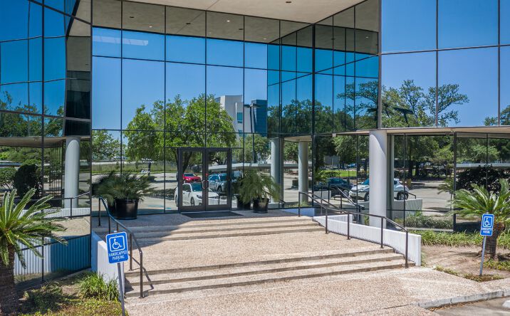 Pictures of Office property located at 222 Pennbright Dr, Houston, TX 77090 for lease - image #1