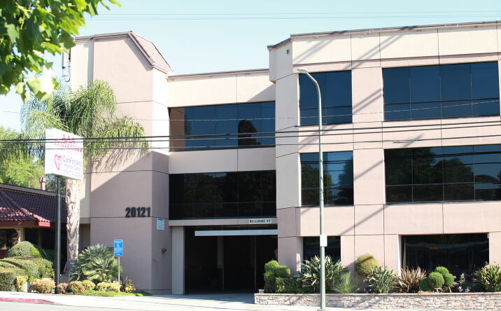 Pictures of Retail, Office property located at 20121 Ventura Blvd, Los Angeles, CA 91364 for lease - image #1