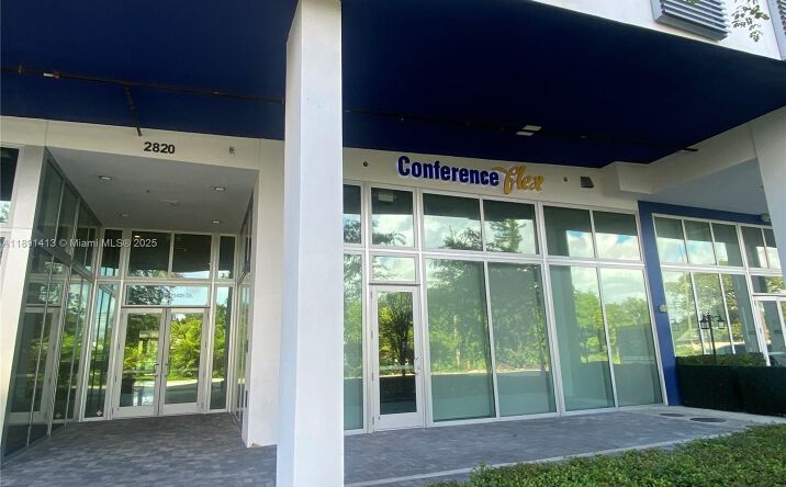 Pictures of Retail, Office, Restaurant property located at 2820 NE 214th St # 1, Aventura, FL 33180 for lease - image #1