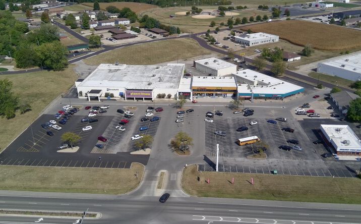 Pictures of Retail, Office, Industrial property located at 3245 Court St, Pekin, IL 61554 for lease - image #1
