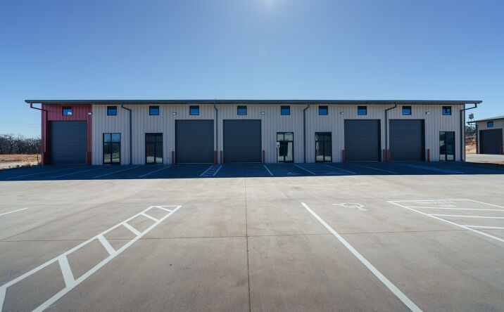 Pictures of Office, Industrial property located at 108 E Pointe Dr, Weatherford, TX 76086 for lease - image #1