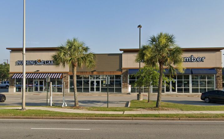 Pictures of Retail property located at 3255 Airport Blvd, Mobile, AL 36606 for lease - image #1