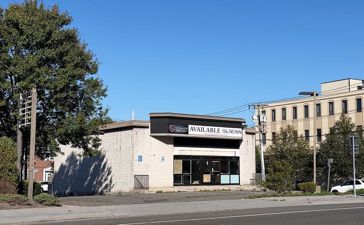 Pictures of Retail property located at 24 Broadhollow Rd, Melville, NY 11747 for lease - image #1