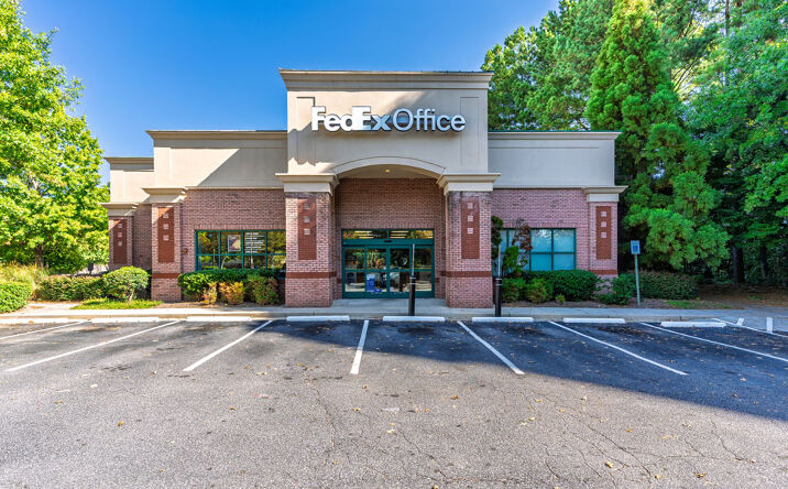 Pictures of Retail property located at 2676 Paces Ferry Rd SE, Atlanta, GA 30339 for lease - image #1