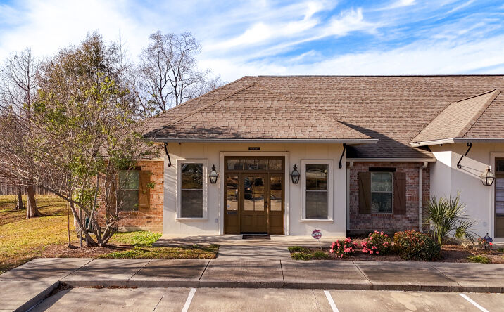 Pictures of Office property located at 16851 Jefferson Hwy, Suite 4A, Baton Rouge, LA 70817 for lease - image #1