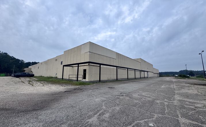 Pictures of Office, Industrial property located at 6633 Campbell, Hattiesburg, MS 39401 for lease - image #1