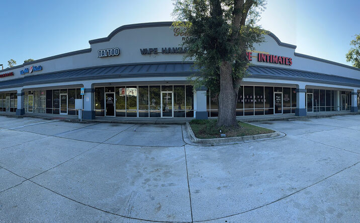Pictures of Retail property located at 5917 Roosevelt Blvd, Jacksonville, FL 32244 for lease - image #1