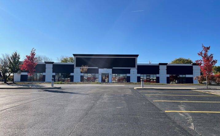 Pictures of Retail property located at 1550 75th Street, Downers Grove, IL 60516 for lease - image #1