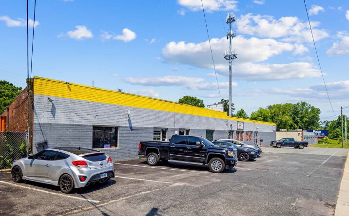 Pictures of Office, Industrial property located at 4427 Brookshire Blvd, Charlotte, NC 28216 for lease - image #1