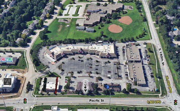 Pictures of Retail property located at 17801 Pierce Plaza, Omaha, NE 68130 for lease - image #1