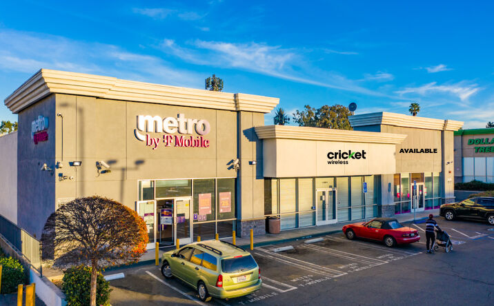 Pictures of Retail property located at 3700 S La Brea Ave, Los Angeles, CA 90016 for lease - image #1