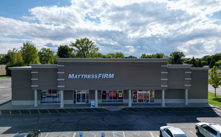 Pictures of Retail property located at 4140 Wilder Rd, Bay City, MI 48706 for lease - image #1