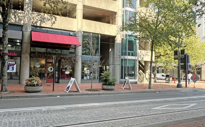 Pictures of Retail, Restaurant property located at 301 SW Morrison St, Portland, OR 97204 for lease - image #1