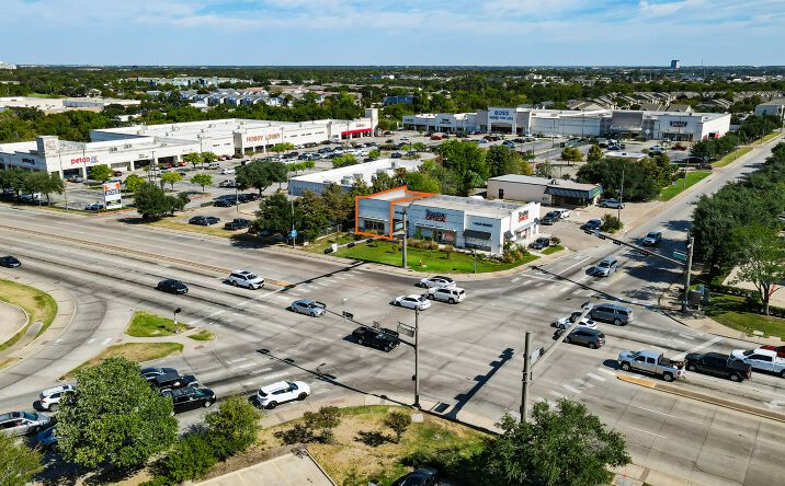 Pictures of Retail, Office property located at 1931 Texas Ave S, College Station, TX 77840 for lease - image #1