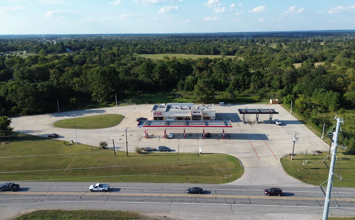 Pictures of Retail, Office, Restaurant property located at 26866 TX-105, Montgomery, TX 77316 for lease - image #1