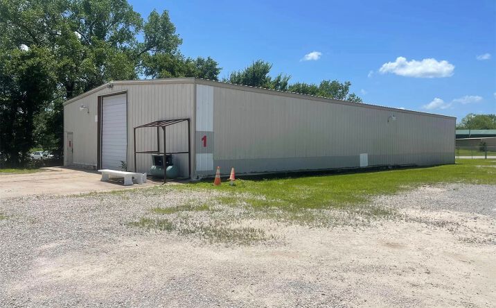 Pictures of Industrial, Office property located at 1781 E 14 Street, Bartlesville, OK 74003 for lease - image #1