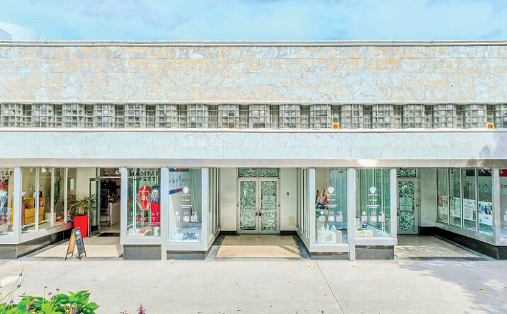 Pictures of Retail property located at 433- 445 Lincoln Rd, Miami Beach, FL 33139 for lease - image #1