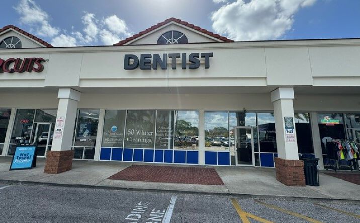 Pictures of Retail, Office property located at 7228 55th Ave E, Bradenton, FL 34203 for lease - image #1