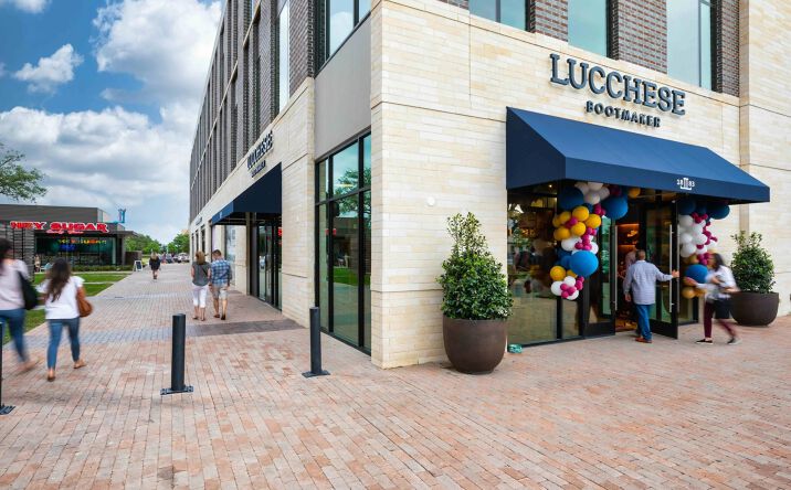 Pictures of Retail, Restaurant property located at 170 Century Square Dr, College Station, TX 77840 for lease - image #1