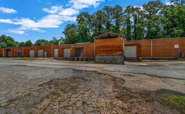 Pictures of Industrial property located at 3923 Covington Hwy, Decatur, GA 30032 for lease - image #1