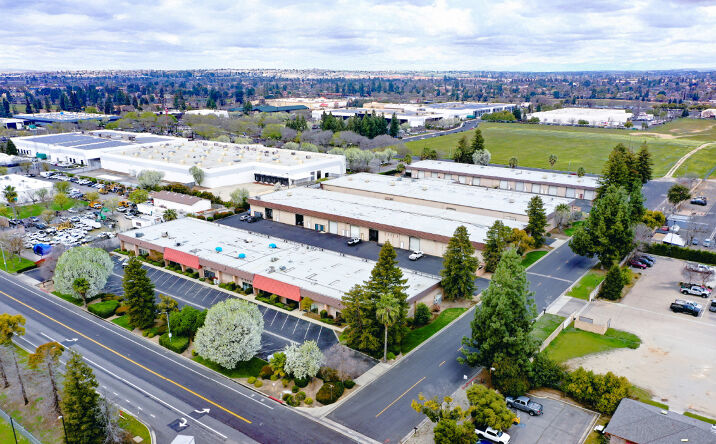 Pictures of Industrial property located at 105 W. Dakota Avenue, 110 W. Pontiac Way, Clovis, CA 93612 for lease - image #1