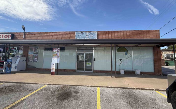 Pictures of Retail, Office, Restaurant property located at 1406 Beverly Dr, Wichita Falls, TX 76309 for lease - image #1