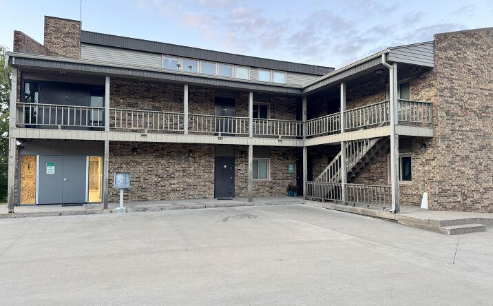 Pictures of Office property located at 11108 N Oak Trafficway, KCMO, MO 64155 for lease - image #1