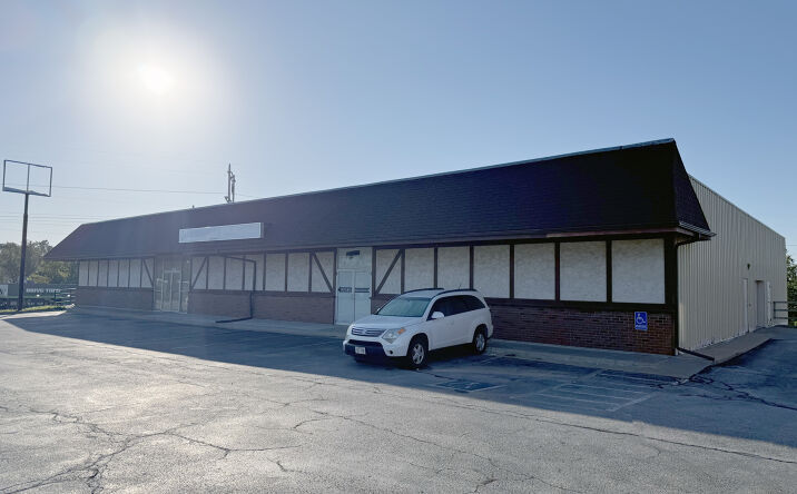 Pictures of Retail, Industrial property located at 10801 Blondo St, Omaha, NE 68164 for lease - image #1