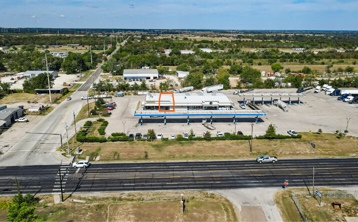Pictures of Retail property located at 5943 E State Hwy 21, Bryan, TX 77808 for lease - image #1