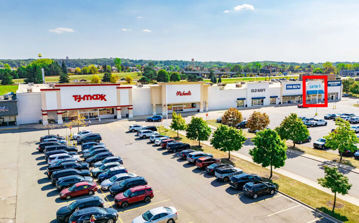 Pictures of Retail property located at 18099 Silver Parkway, Fenton, MI 48430 for lease - image #1