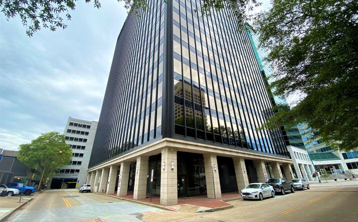 Pictures of Office property located at 500 E Main St, Norfolk, VA 23510 for lease - image #1