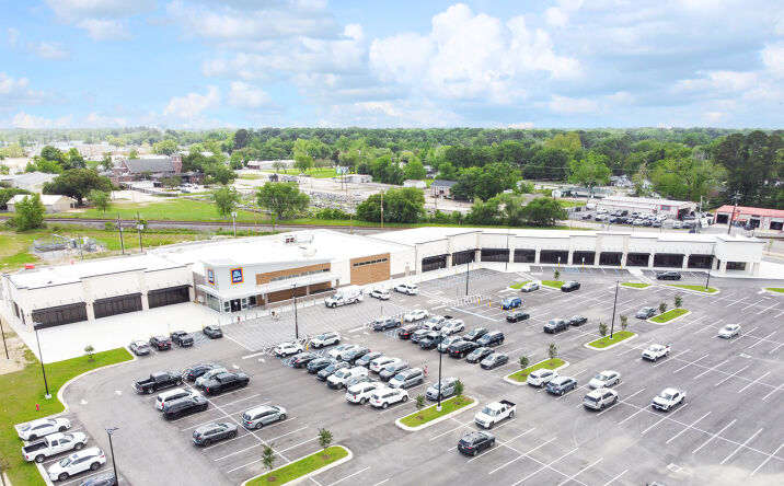 Pictures of Retail, Restaurant property located at 1313 N Airline Hwy, Gonzales, LA 70737 for lease - image #1