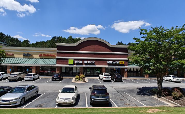 Pictures of Retail property located at 626 Eagles Landing Pkwy, Stockbridge, GA 30281 for lease - image #1
