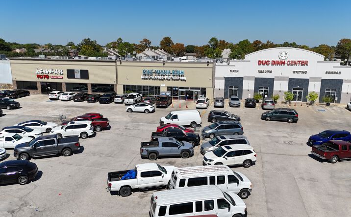 Pictures of Retail, Office, Land property located at 11810 Bellaire Blvd, Houston, TX 77072 for lease - image #1
