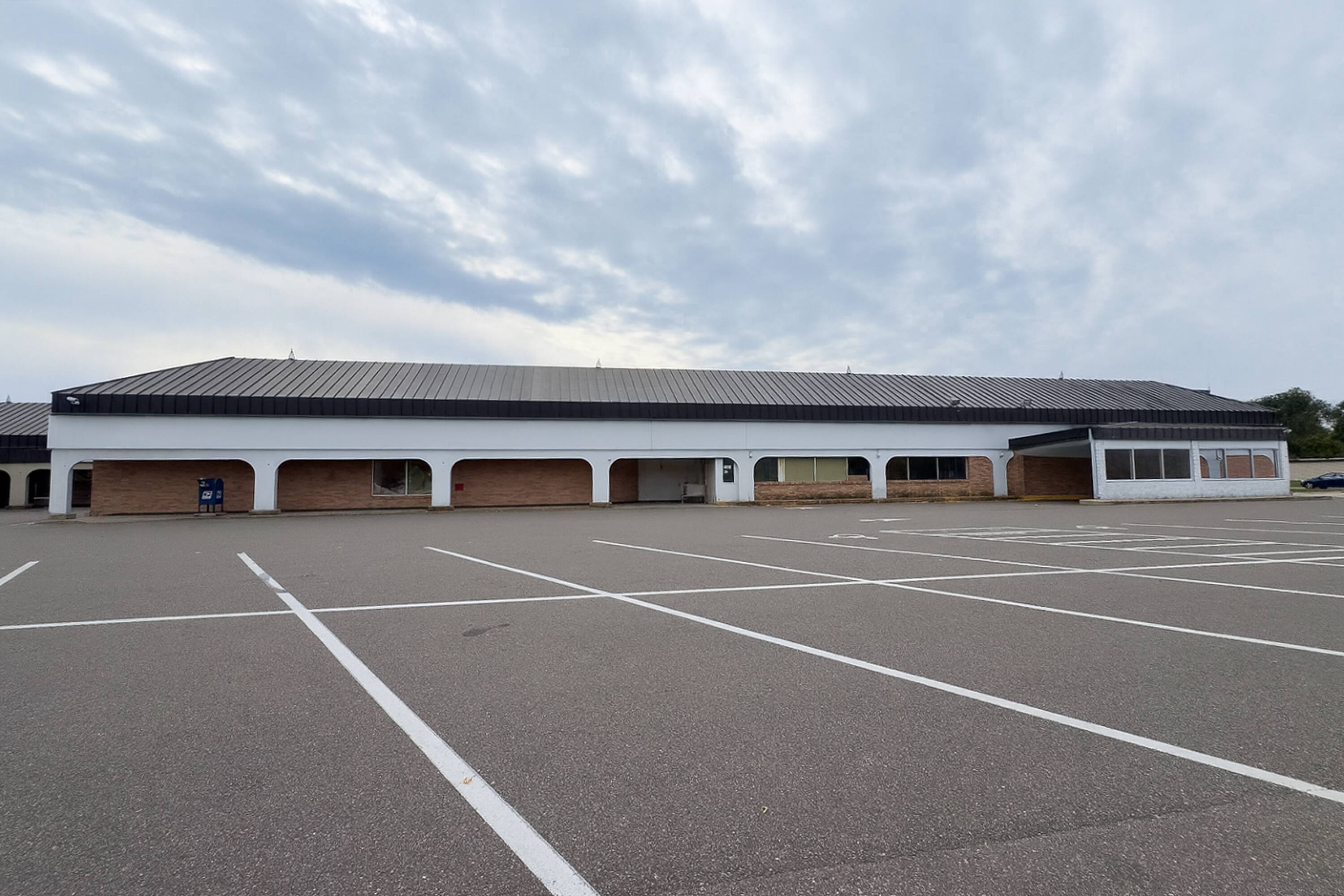 Centennial Plaza Shopping Center
