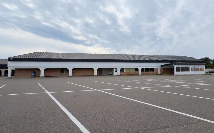 Pictures of Retail, Industrial property located at 2118 Veterans Dr, St Cloud, MN 56303 for lease - image #1